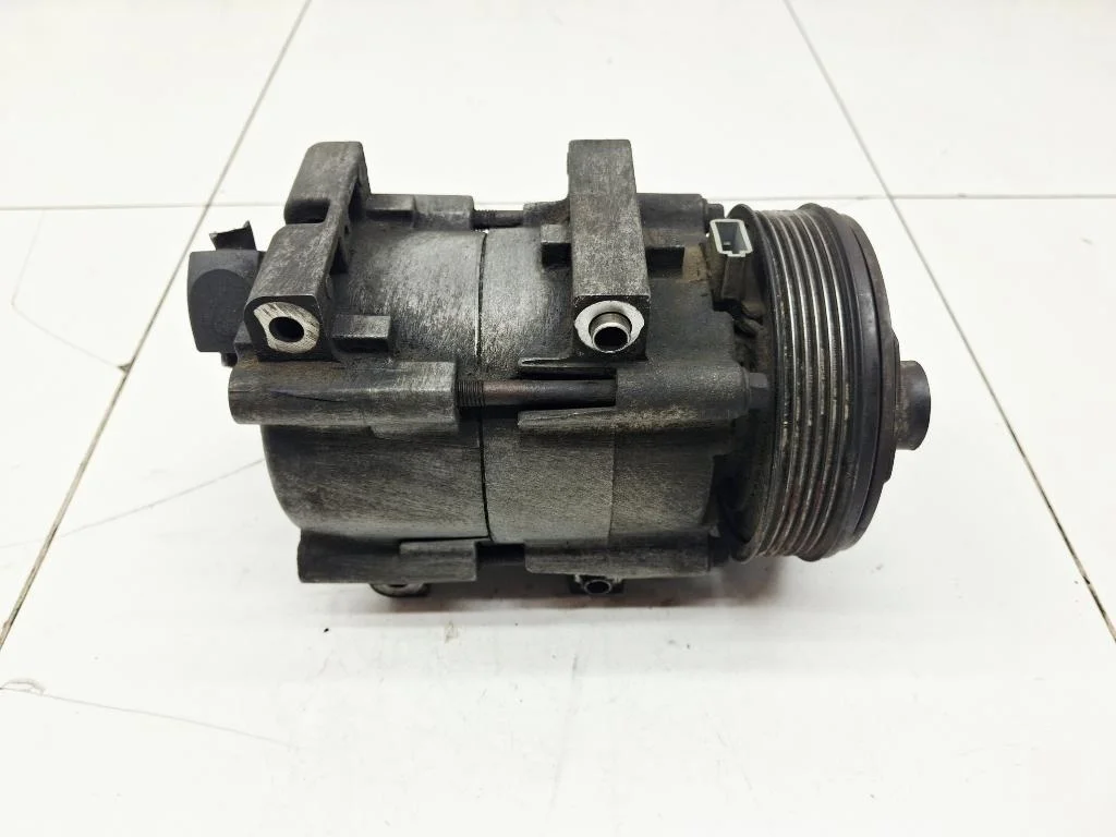 Компрессор кондиционера Mazda Tribute EP