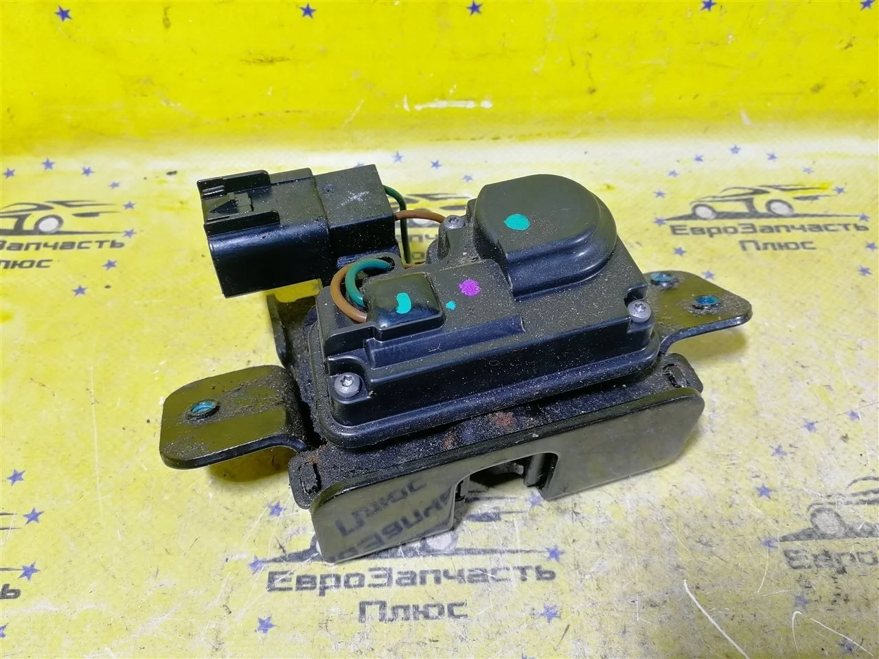 Замок крышки багажника Opel Antara 13501871 L07