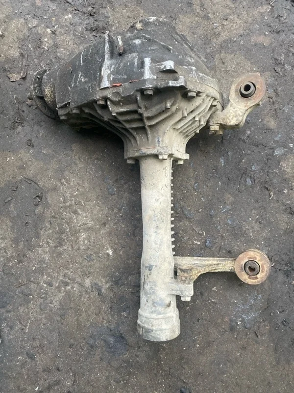 Редуктор переднего моста Lexus LX 570 (2007-2022) 4111060B80