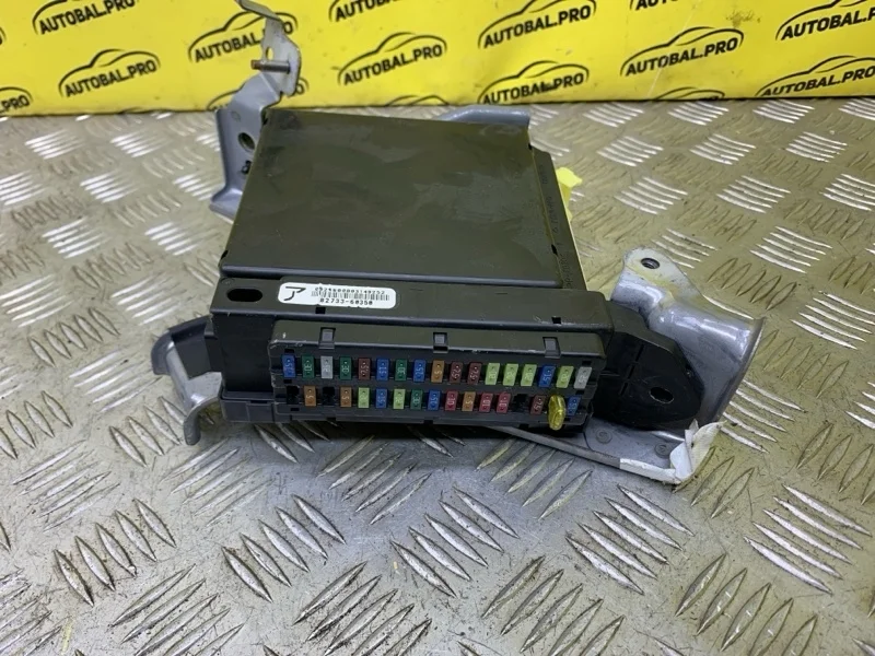 Блок предохранителей Lexus LX 570 (2007-2022) 2008 8273360350 ВНЕДОРОЖНИК 5.7 I 3URFE