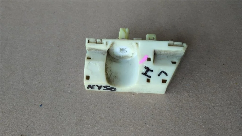 Б.у. крепление бампера зад NISSAN FUGA PY50 NISSAN FUGA PY50