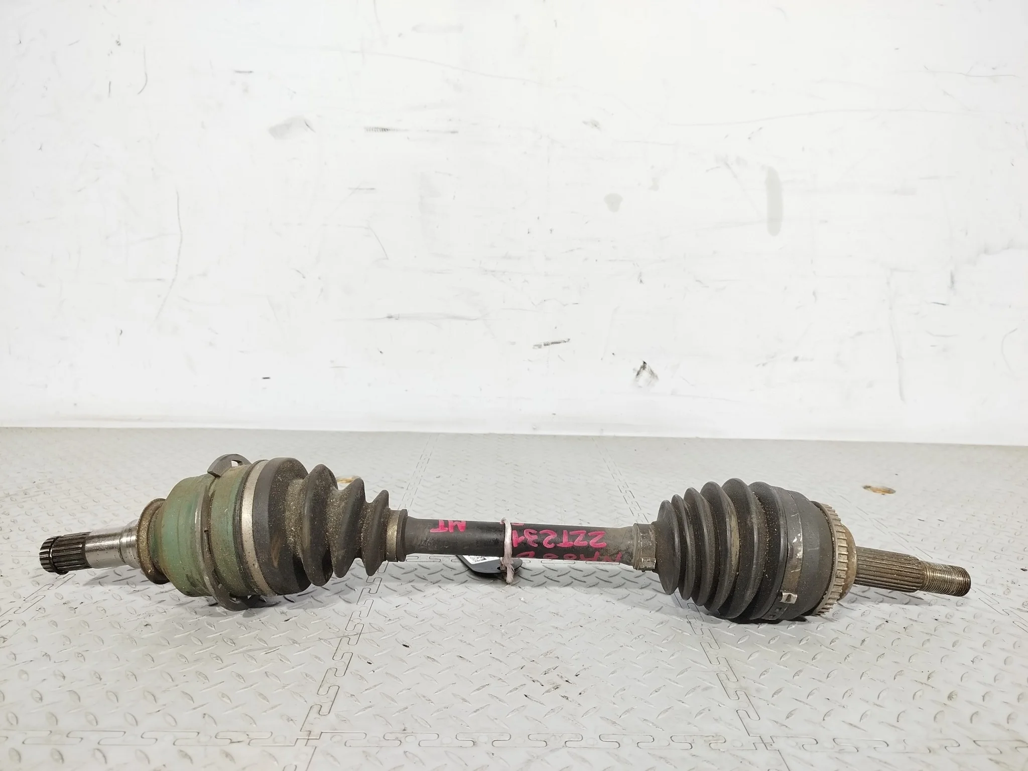 ПРИВОД TOYOTA ПЕРЕДНИЙ ЛЕВЫЙ 4342020590 NA8881