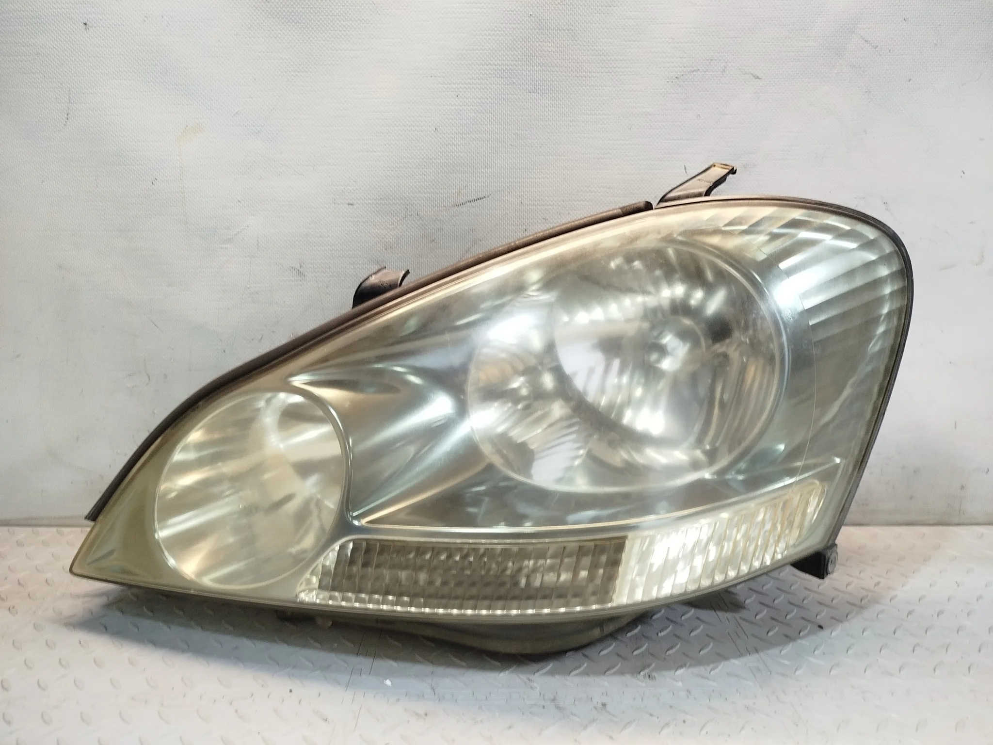 ФАРА TOYOTA ЛЕВАЯ 8115044120  KE752Z