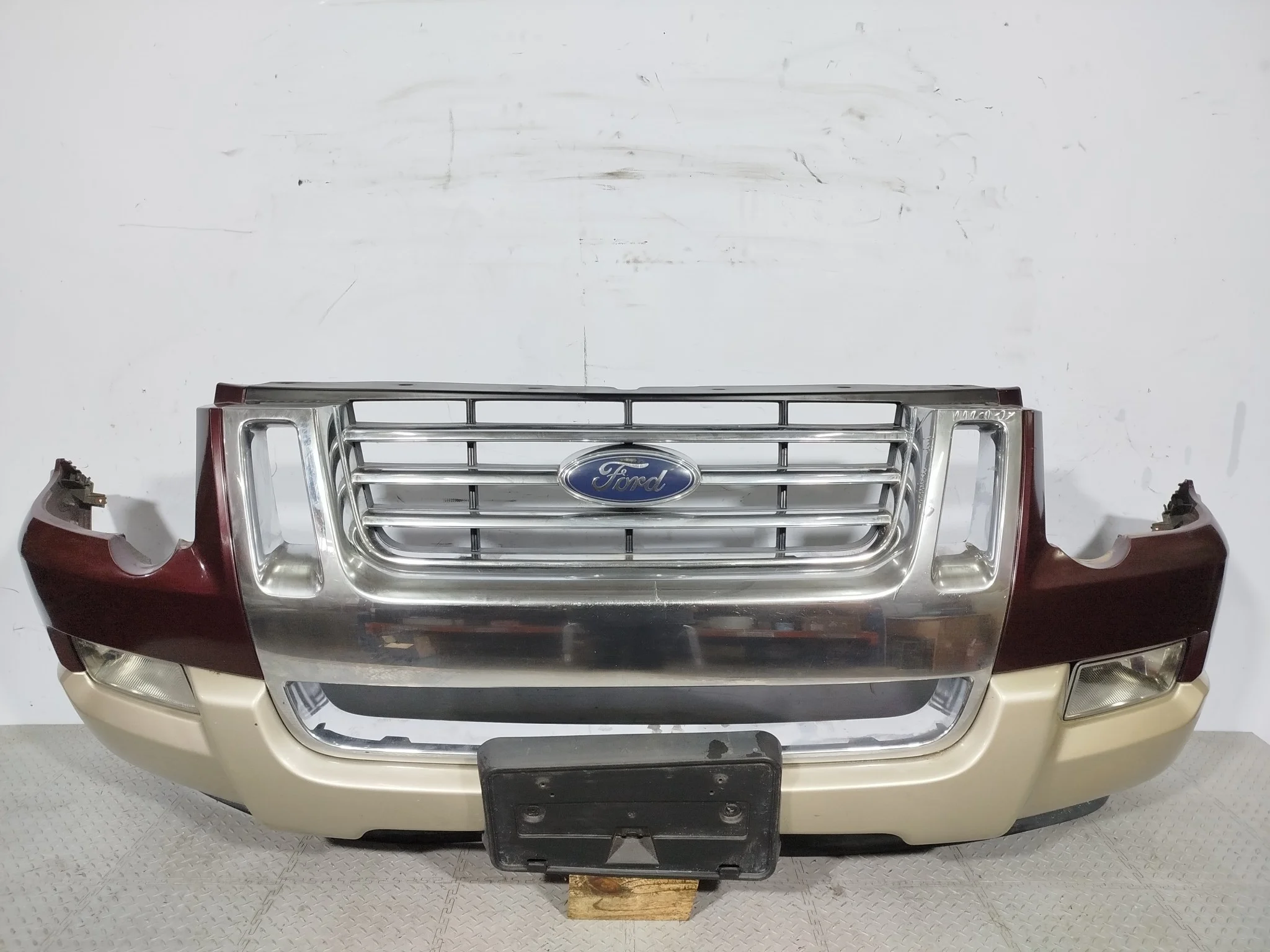 БАМПЕР FORD 6L2Z17D957VACP ПЕРЕД бордовый KE755Z