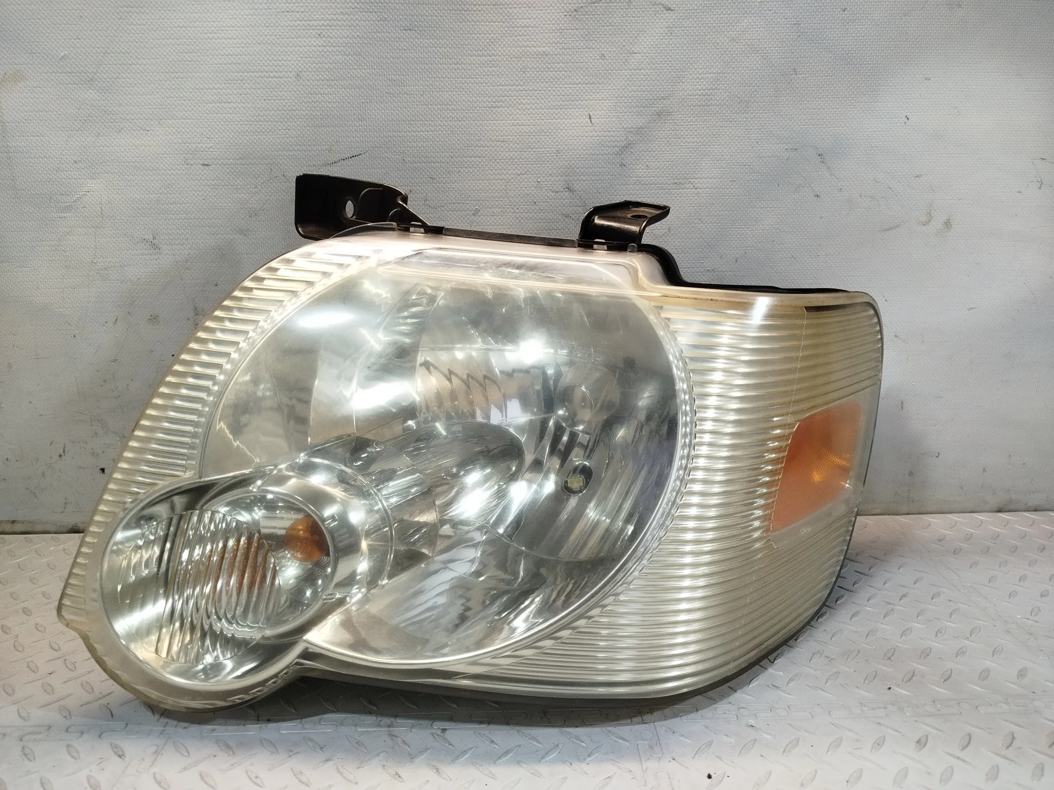 ФАРА FORD ЛЕВО 6L2Z13008BA KE755Z