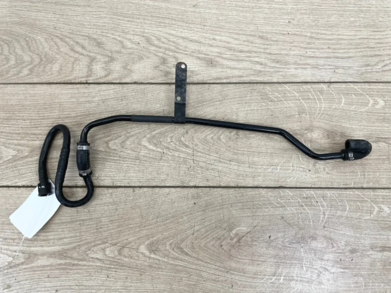 Трубка вакуумная VW Touareg 2 2010-2018 7P