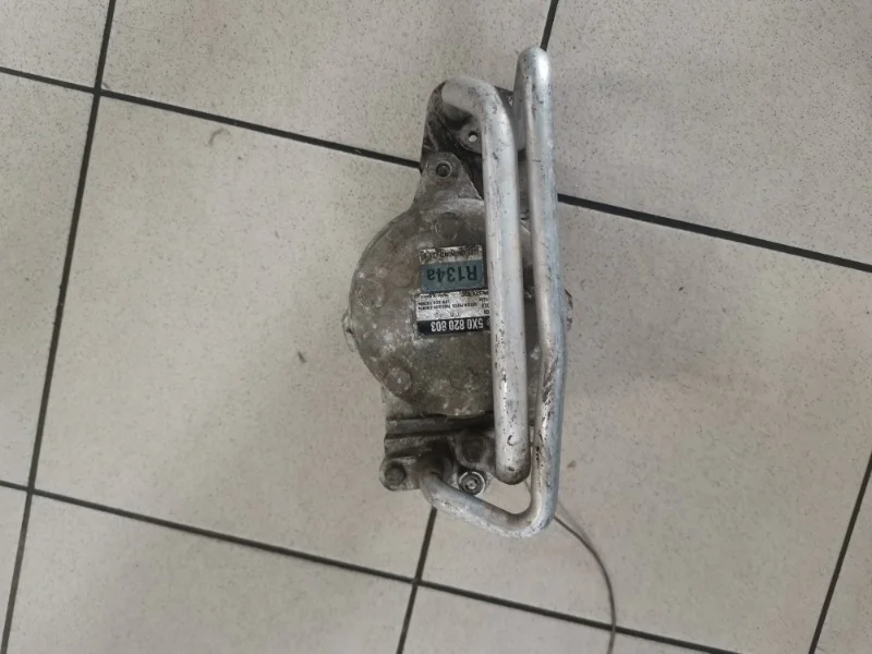 Компрессор кондиционера Volkswagen Pointer 2005