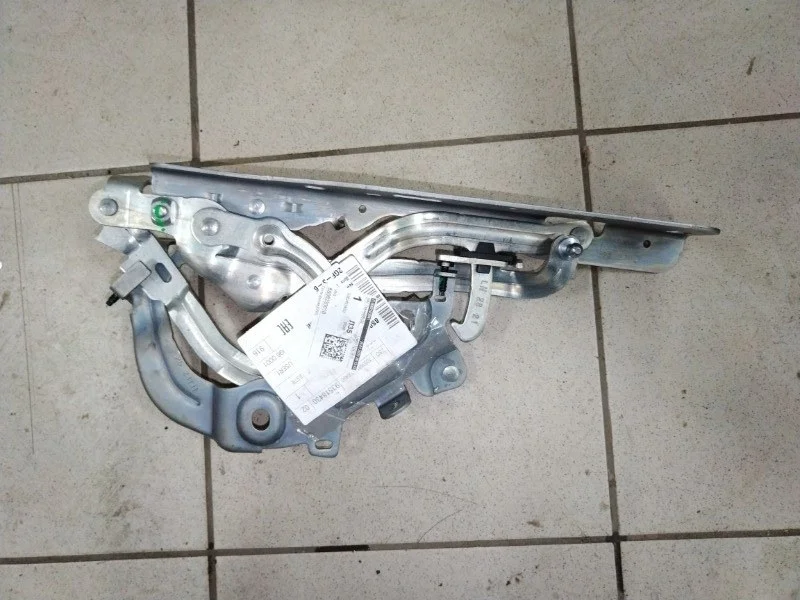 Петля капота Audi TT 2016