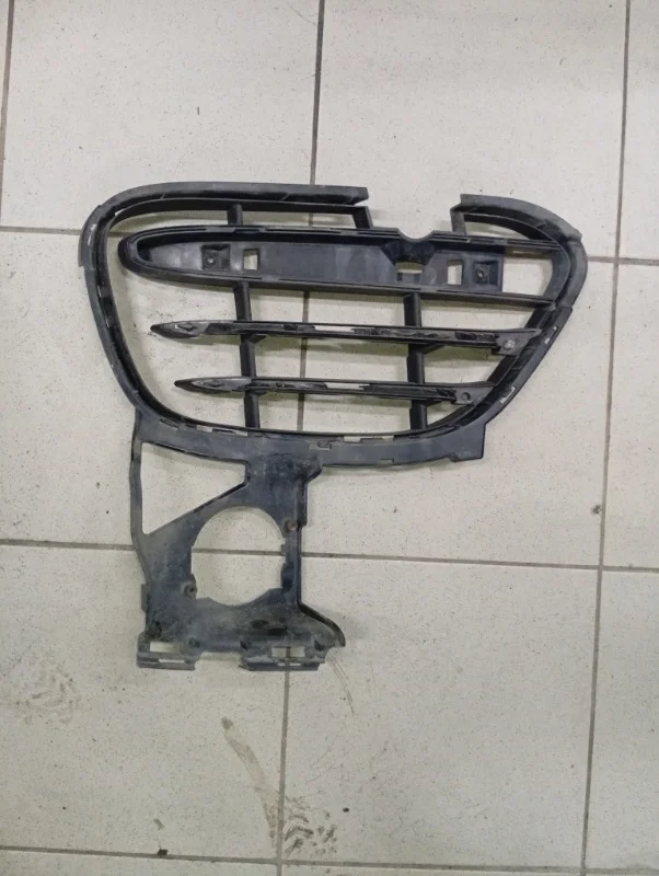 Решетка бампера Porsche Cayenne 2012 958