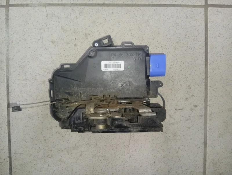 Замок двери Porsche Cayenne 2006 955