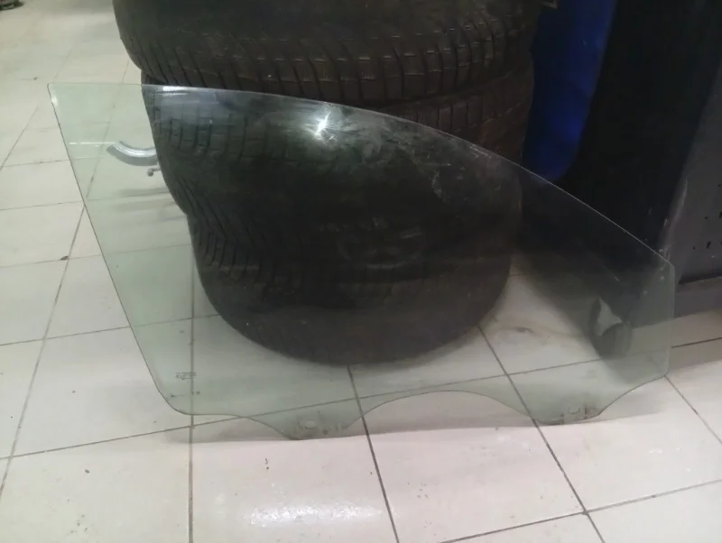 Стекло двери Porsche Cayenne 2002 955