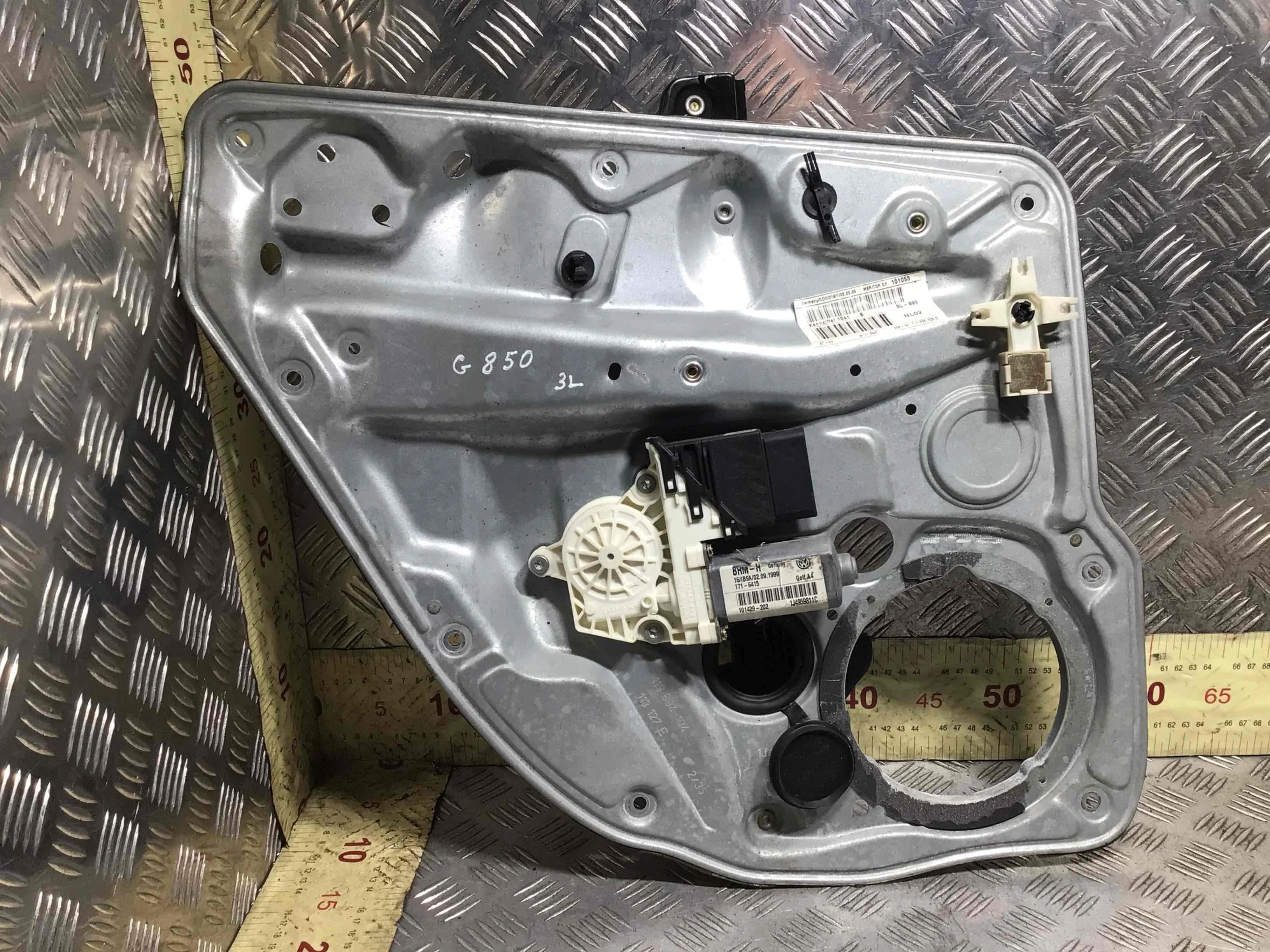 Стеклоподъемник электрический задний левый Volkswagen Golf 4 поколение (1997-2004) дизель 1.9 TDI Механика 5-дв, х/б