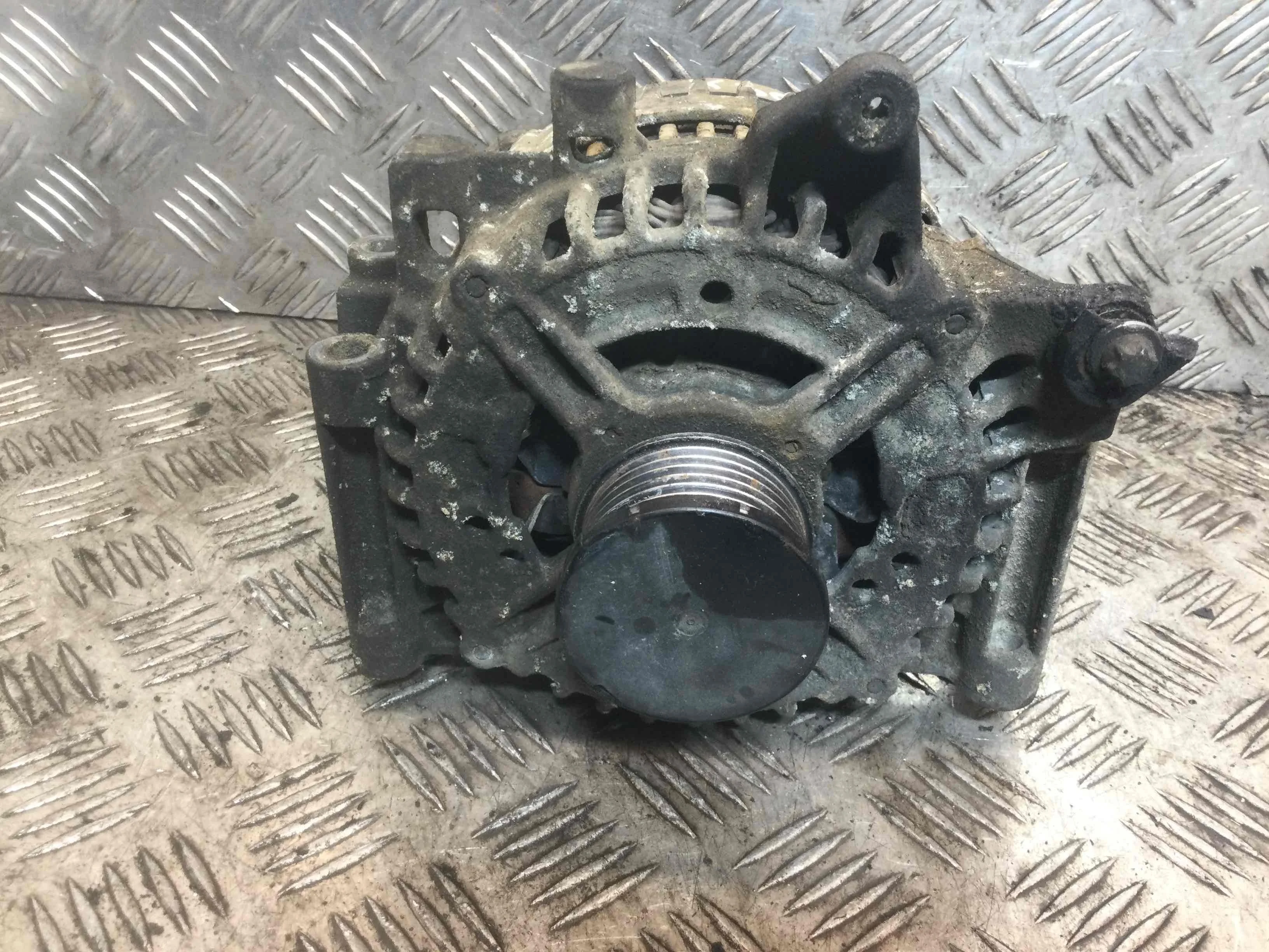 Генератор Mercedes C-klasse W204/S204 (2007-2012) дизель 2.2 CDI Механика Седан