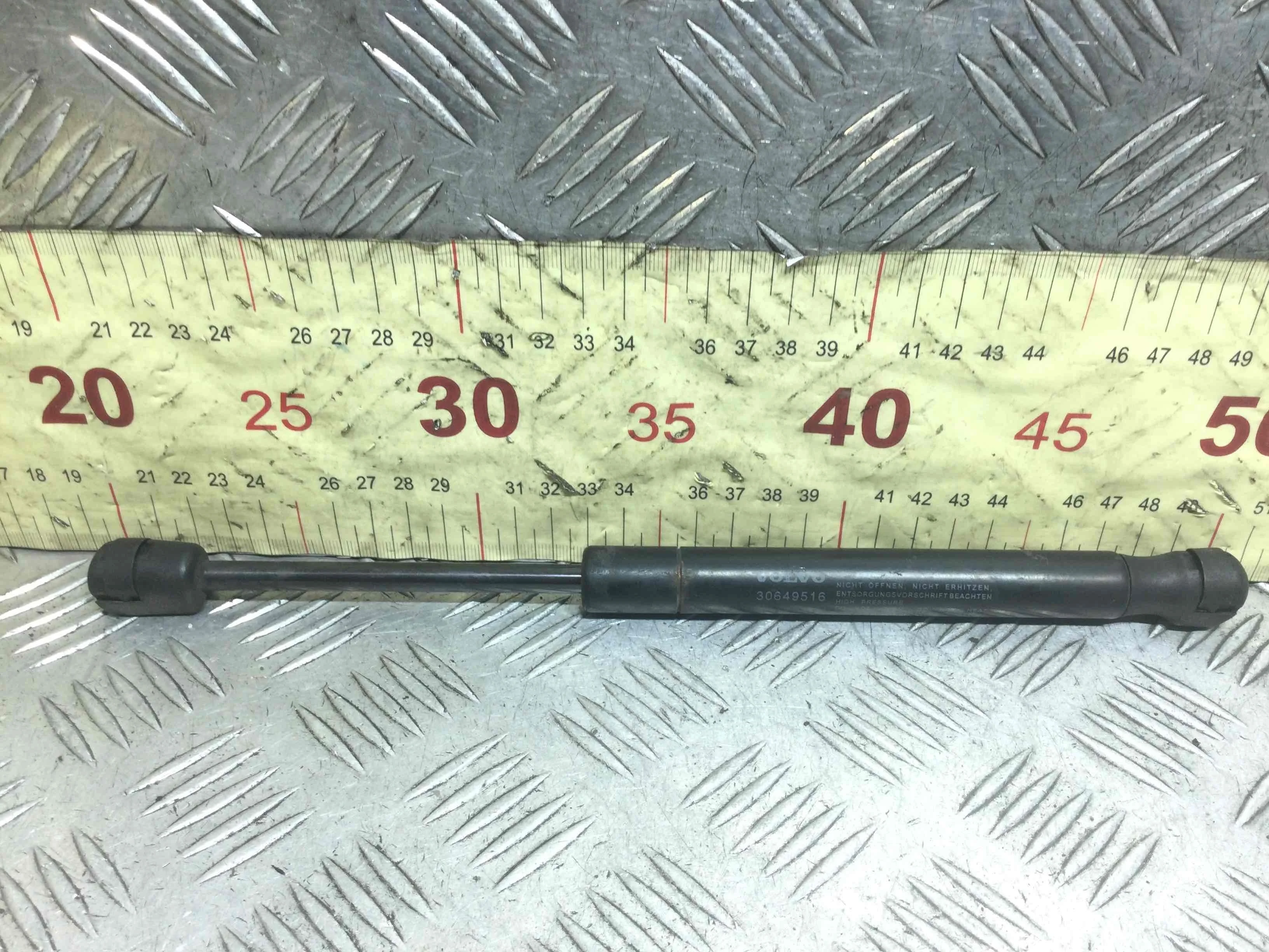 Амортизатор капота Volvo V70 3 поколение (рестайлинг) (2013-2026) дизель 2.0 TD Автомат Универсал