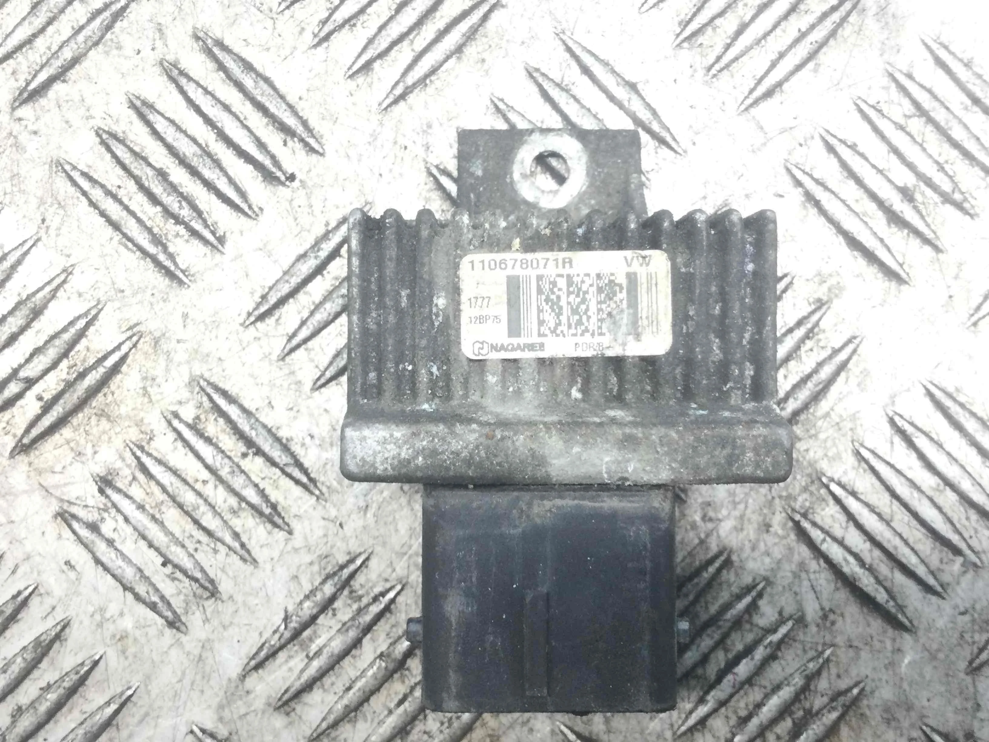 Реле накала свечей Renault Master 3 поколение [рестайлинг] (2014-2024) дизель 2.3 DCI Механика Микроавтобус