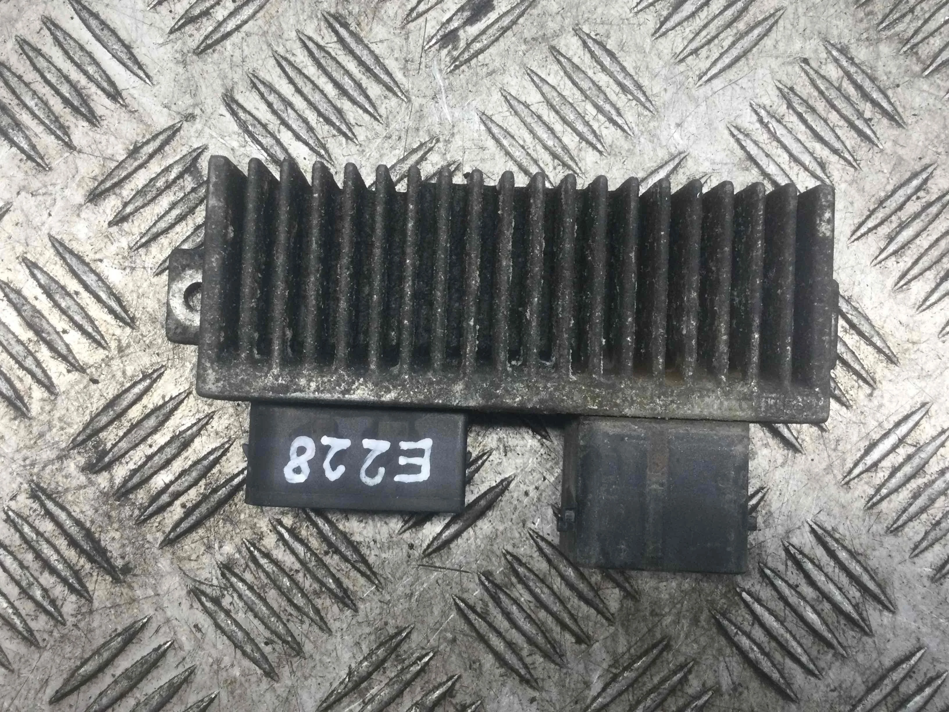 Реле накала свечей Renault Master 3 поколение [рестайлинг] (2014-2024) дизель 2.3 DCI Механика Микроавтобус