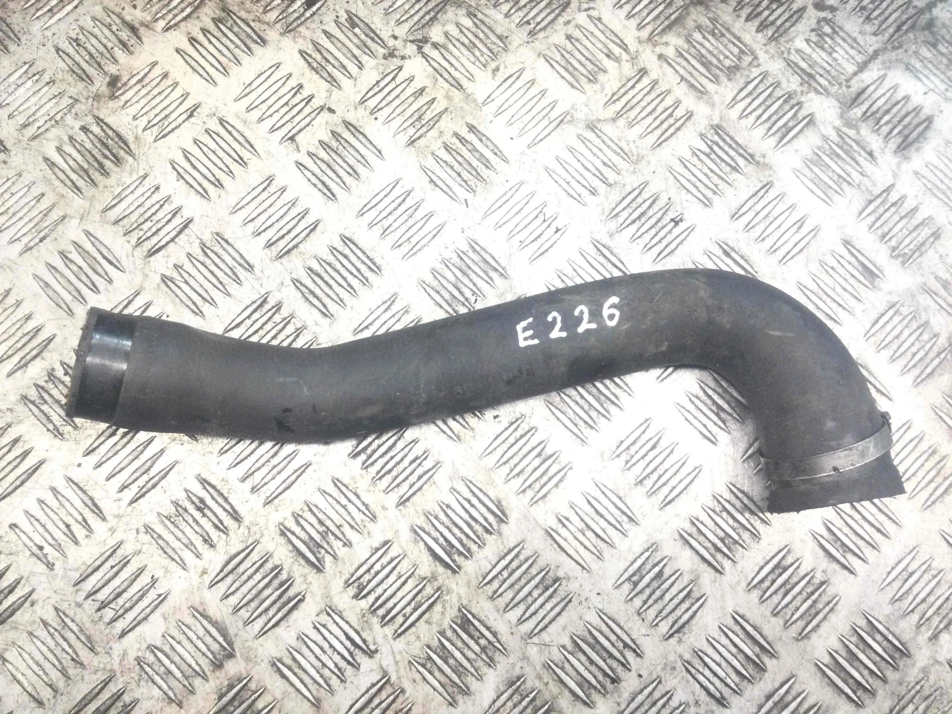 Патрубок (трубопровод, шланг) Mercedes Vito W638 (1996-2003) бензин 2.3 i Автомат Микроавтобус