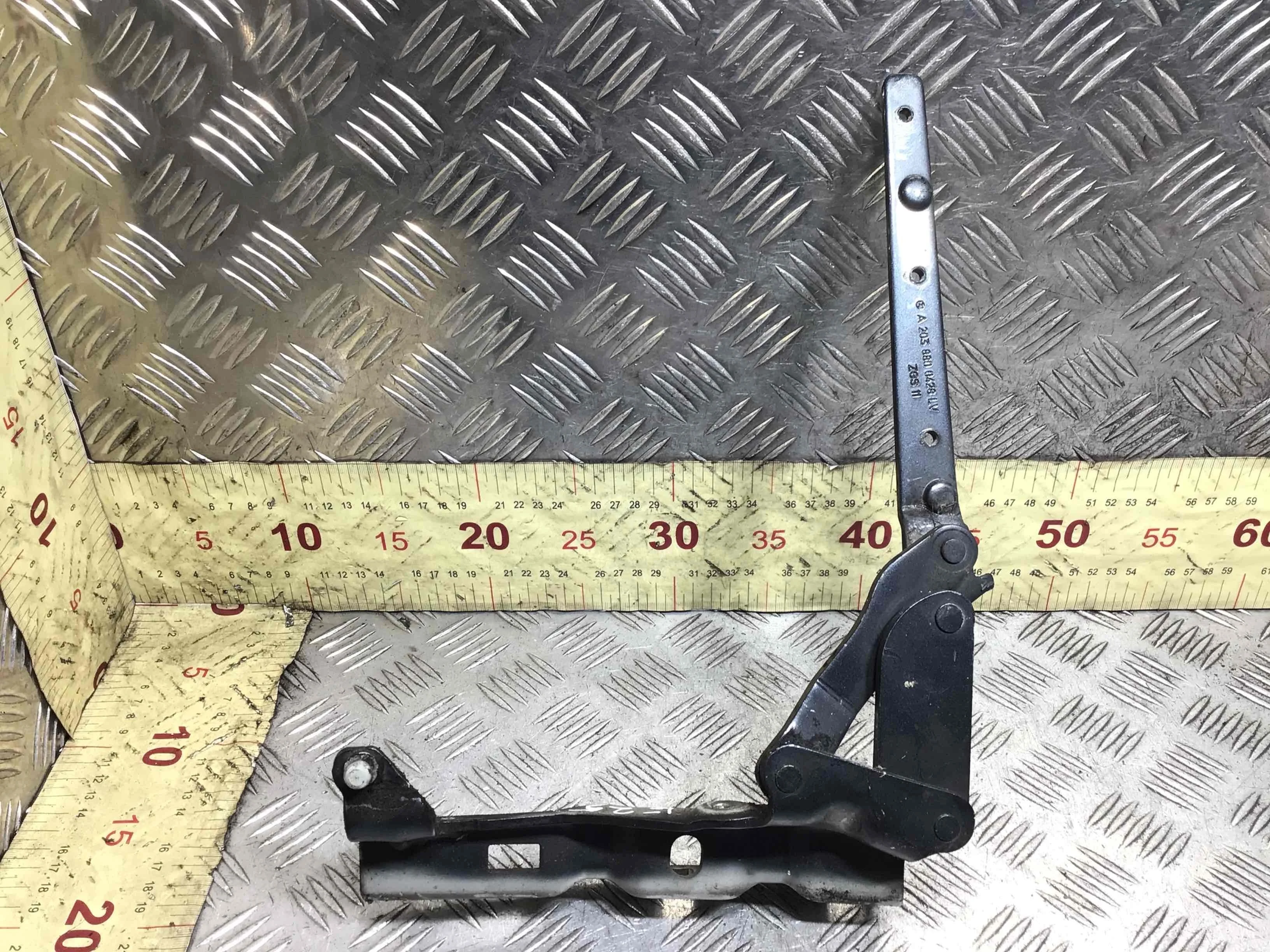 Петля капота правая Mercedes CLC CL203 [рестайлинг] (2008-2011) бензин 3.5 i Автомат Купе