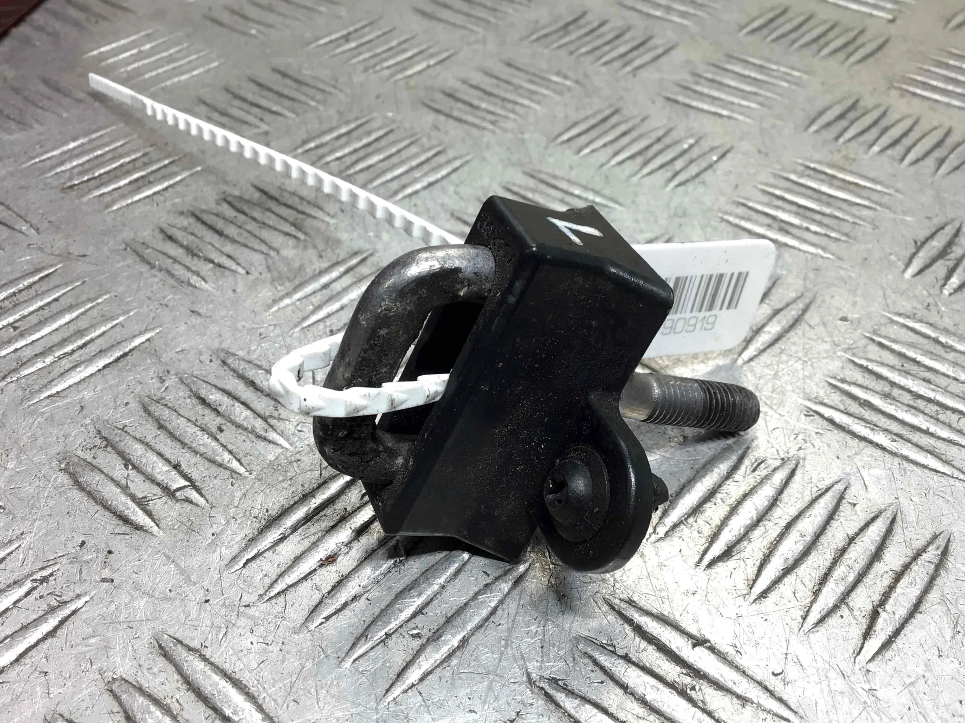 Замок капота BMW 3-Series 3-Series E90/E91/E92/E93 2005 - 2010 бензин 2.0 i Механика Универсал