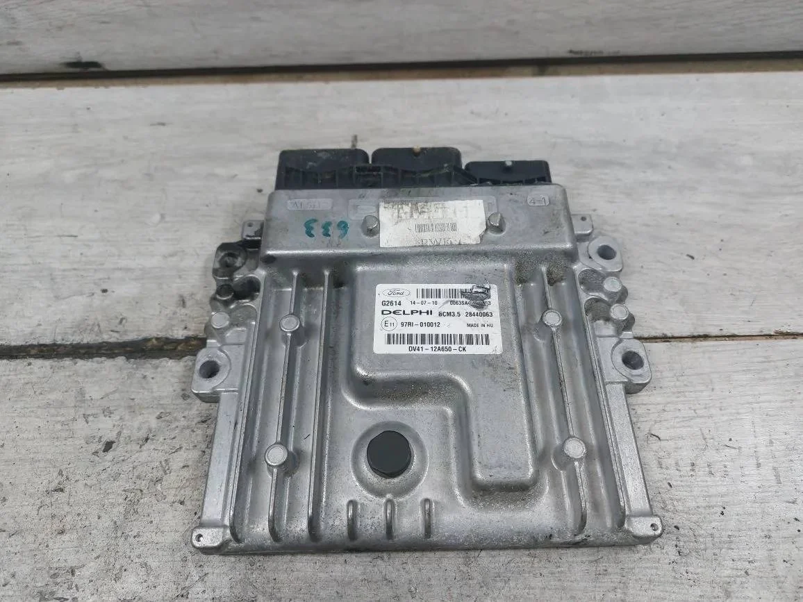 блок управления двигателем Ford Kuga 2