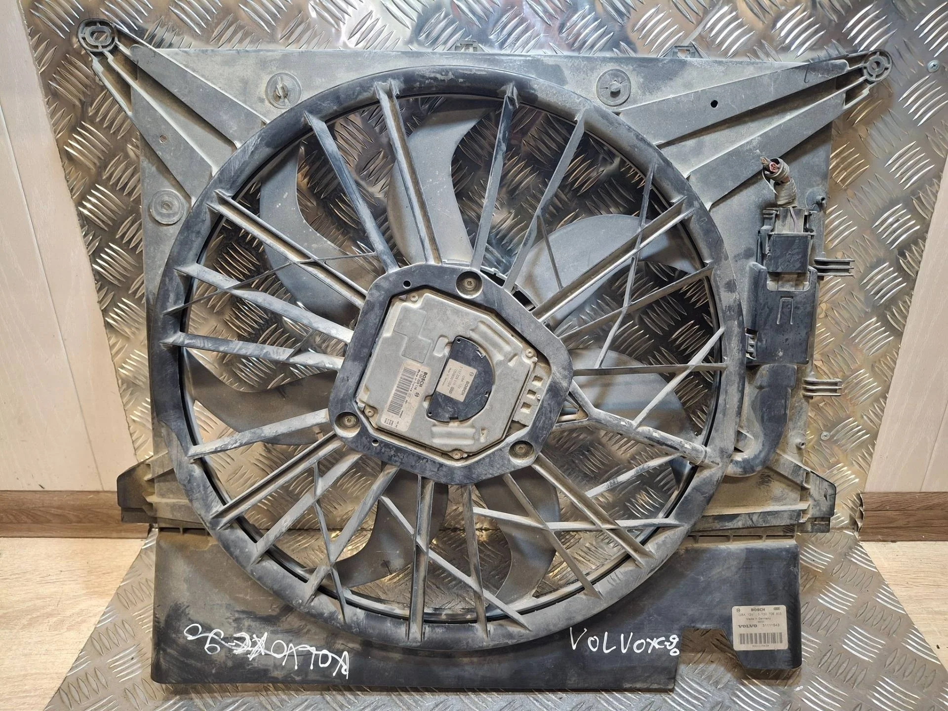 вентилятор охлаждения Volvo XC90