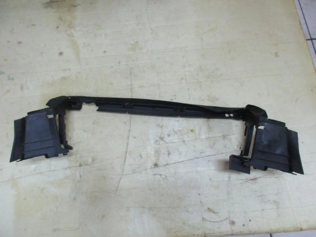 Кожух радиатора Mercedes-Benz