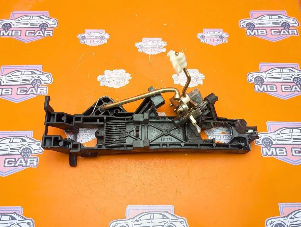 Ответная часть замка двери Mercedes-Benz