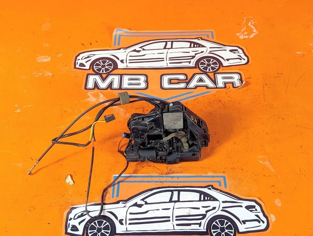 Замок двери задней левой Mercedes-Benz