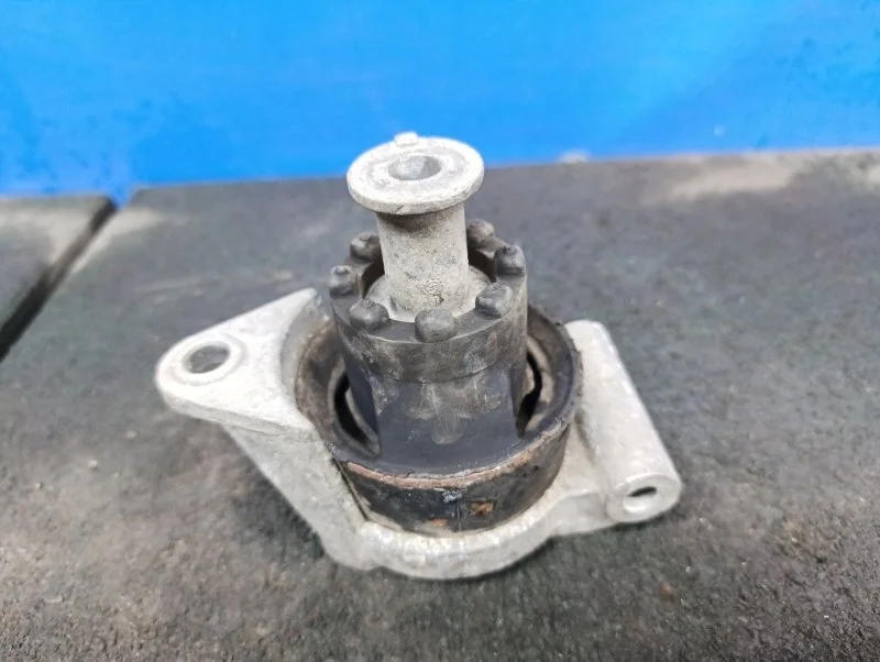 Подушка МКПП Opel Astra H 2004-2014 5682519, задняя