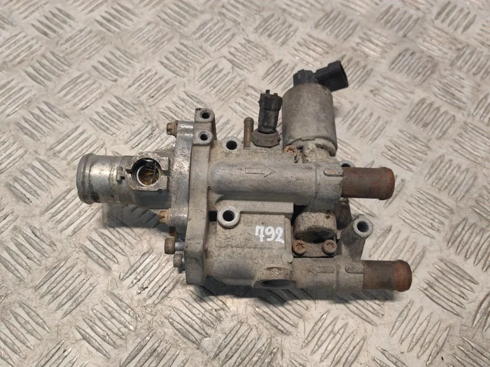 Корпус термостата Opel Astra H