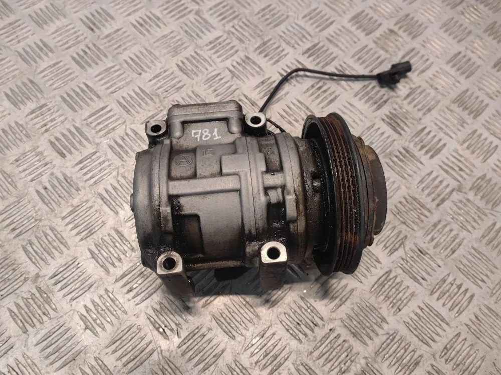 Компрессор кондиционера Kia Spectra