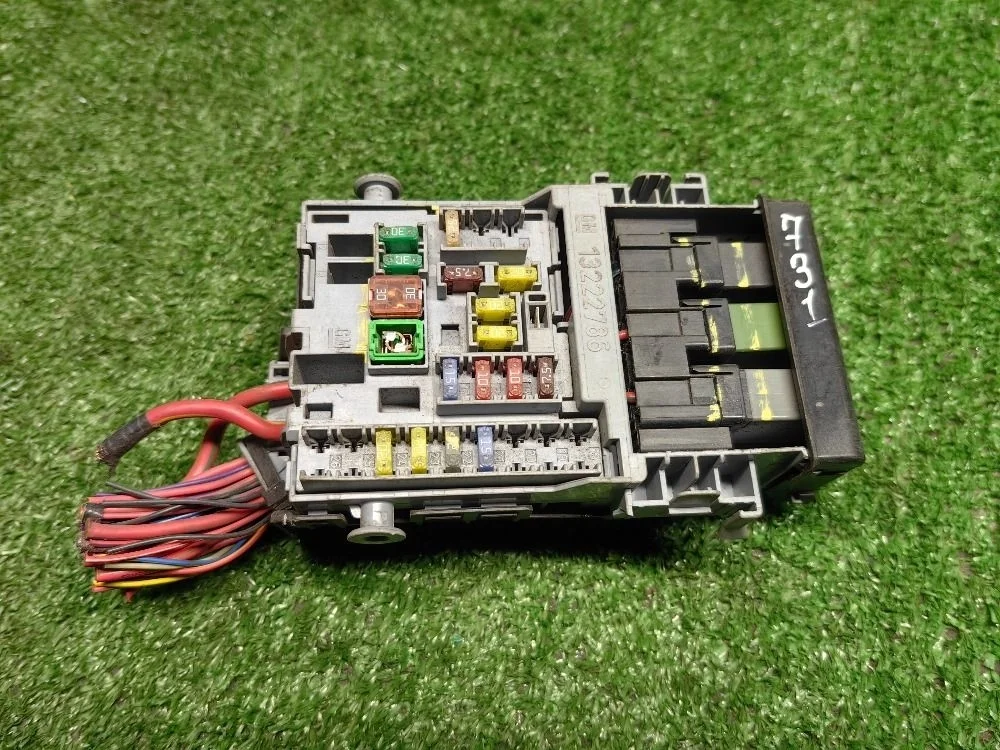 Блок предохранителей Chevrolet Cruze