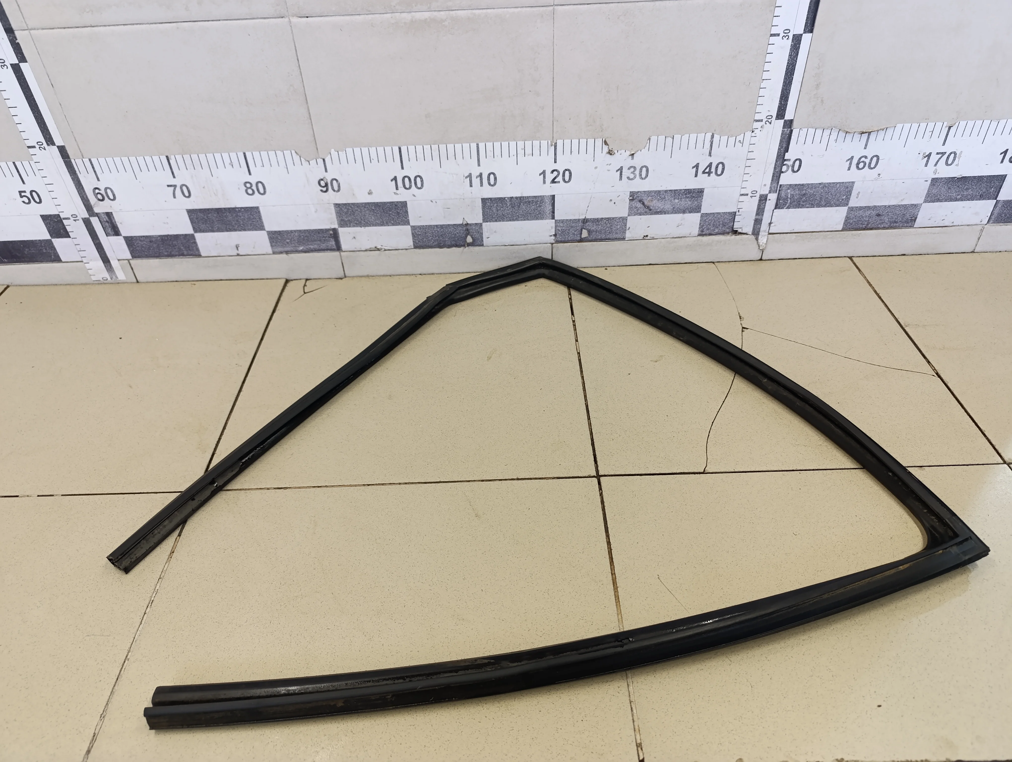 Уплотнитель стекла двери Qashqai (J11) 2014>