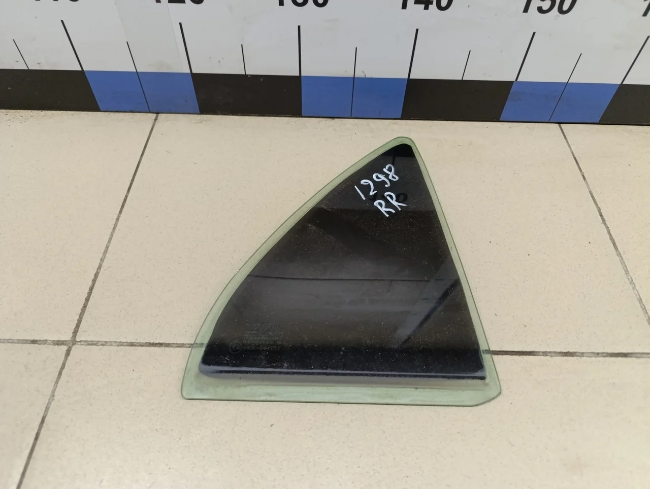 Стекло двери задней правой (форточка) Corolla E12 2001-2006