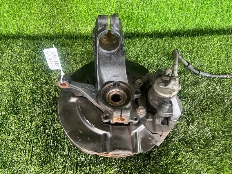 Кулак поворотный Ford Kuga 2012 1674671 CBV VI5, передний левый