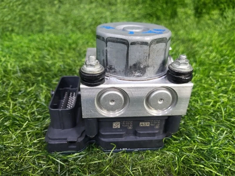 Блок ABS Renault Captur 2014 476605492R J87 H5F