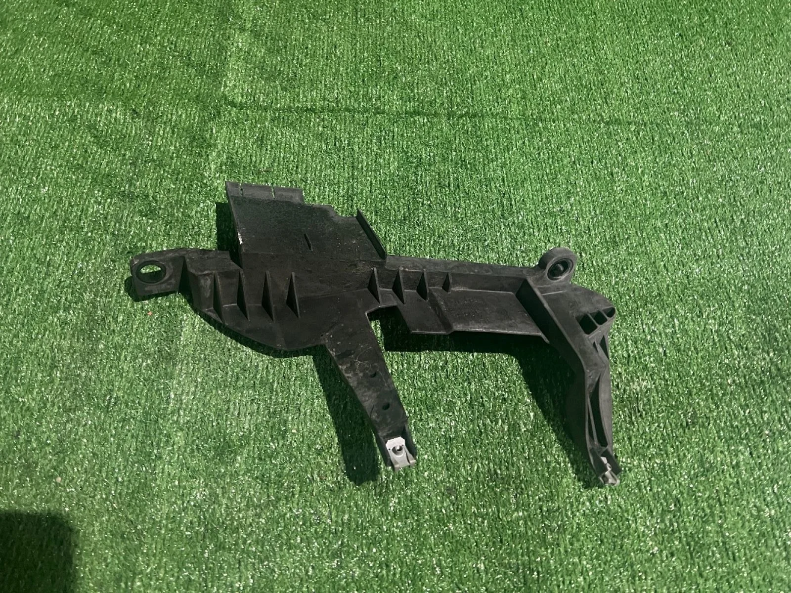 Кронштейн фары левый BMW X3 E83 рестайлинг (2006—2010)