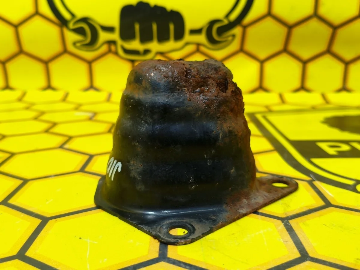 Кронштейн усилителя бампера Nissan Qashqai 2007 85213JD00A J10 MR20DE, задний левый