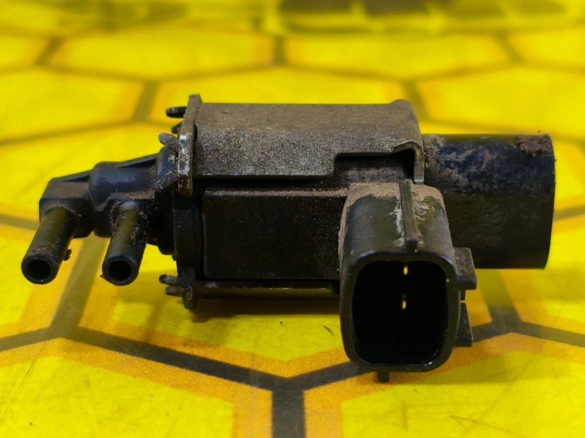 Клапан электромагнитный Nissan Murano 2011 149558J10A Z51 VQ35DE