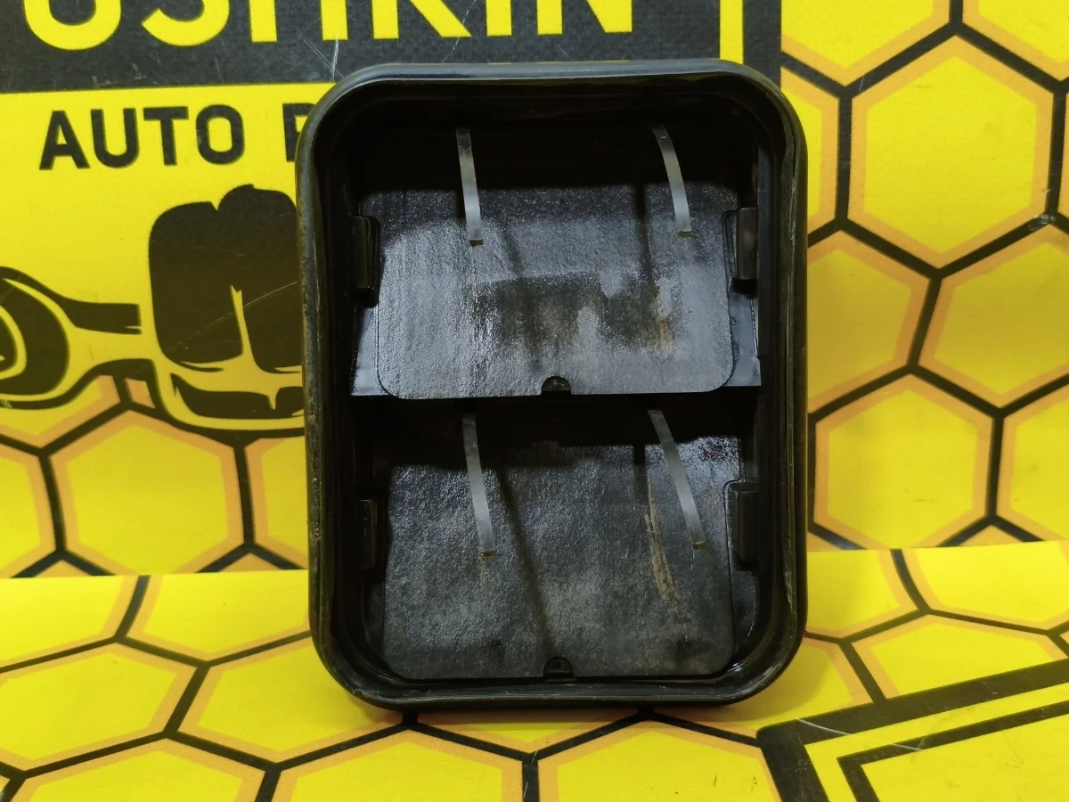 Решетка вентиляционная Nissan Murano 2011 76804ED50A Z51 VQ35DE, задняя левая