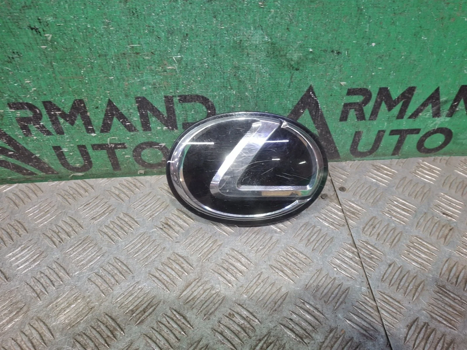 Эмблема Lexus LX 2012-2023 URJ200
