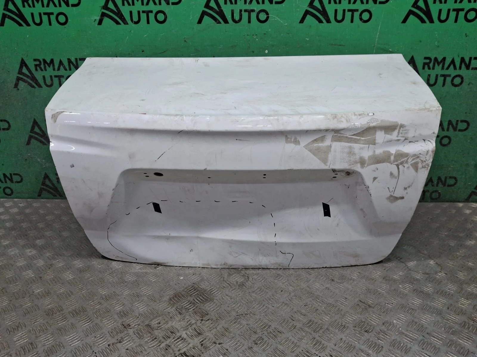 Крышка багажника Lada Granta 2018-нв