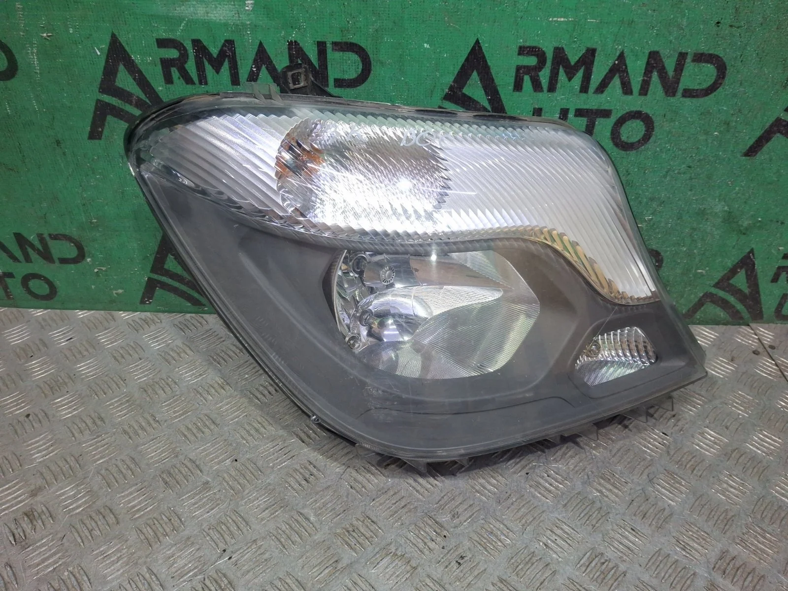 Фара Mercedes Sprinter 2006-2018 Br.906