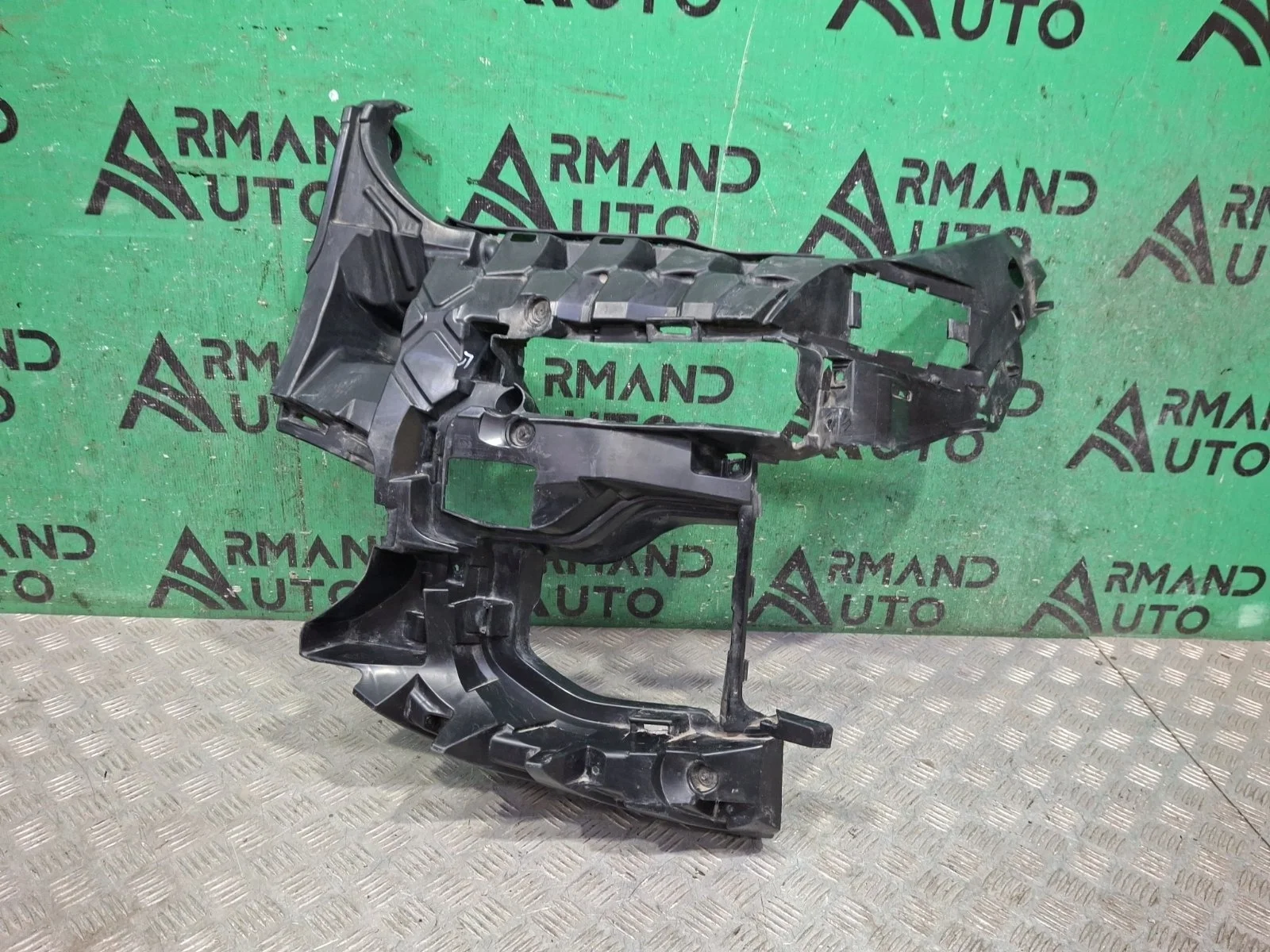 Кронштейн бампера BMW X5 2018-2023 G05