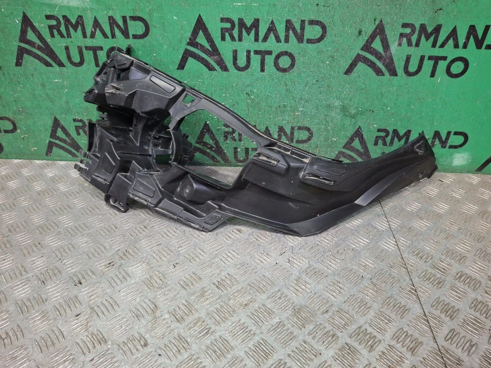 Кронштейн бампера BMW X5 2013-2018 F15