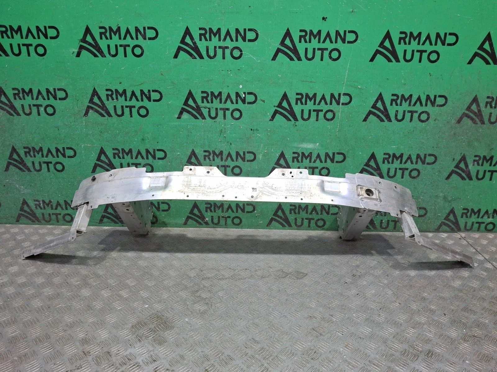 Усилитель бампера BMW X5 2018-2023 G05