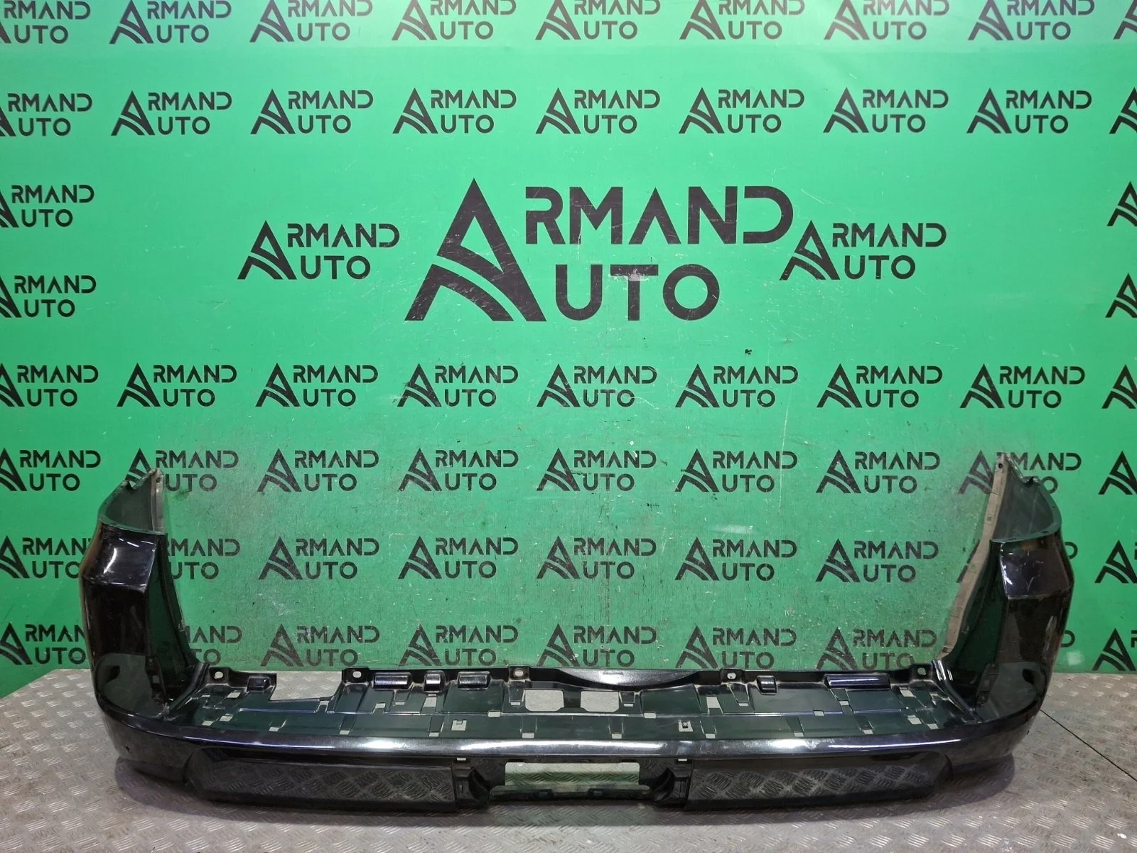 Бампер Lexus LX 2015-2023 URJ200