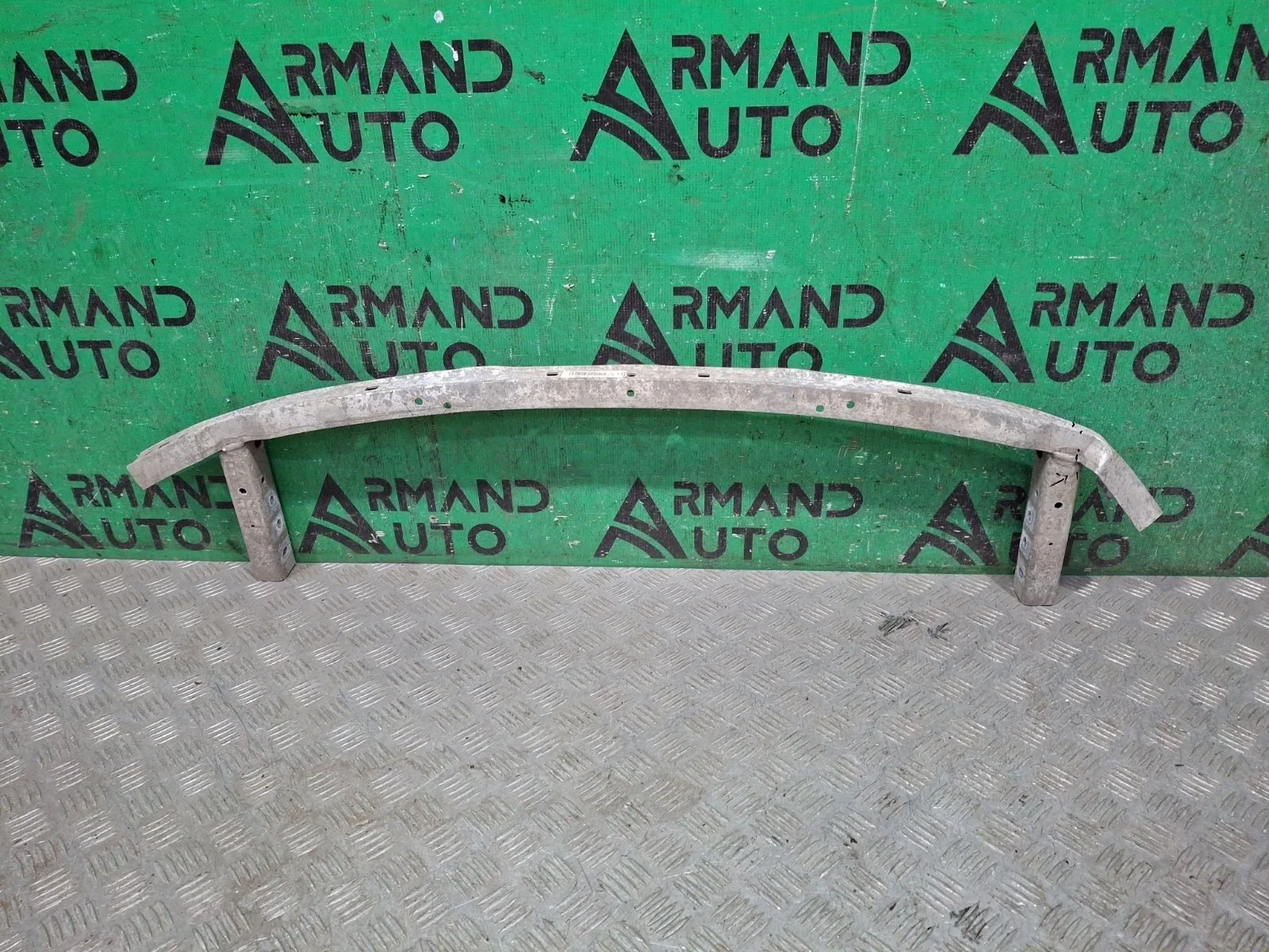 Усилитель бампера нижний BMW 5 series 2016-нв G30 G31