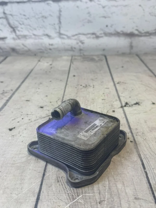 Радиатор масляный VW Golf 6 2012