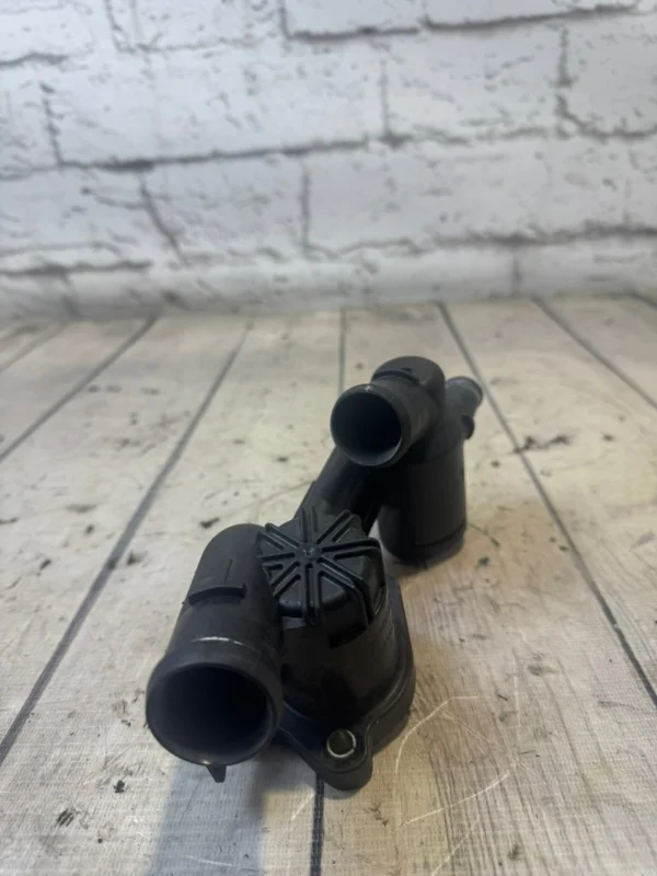 Корпус термостата VW Golf 6 2012